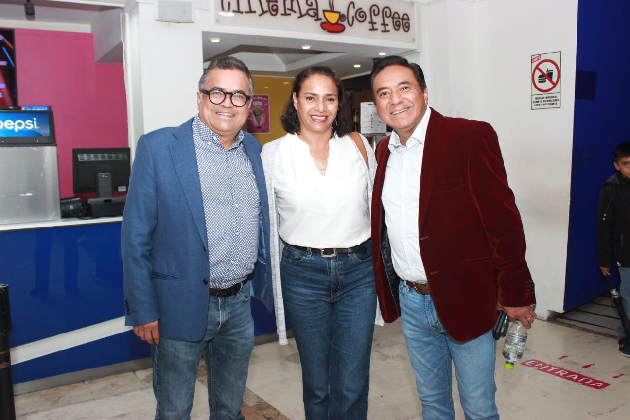 Abarrotan cine en Tlaxcala para ver la película de Marcelo Ebrard 'El Camino de México'